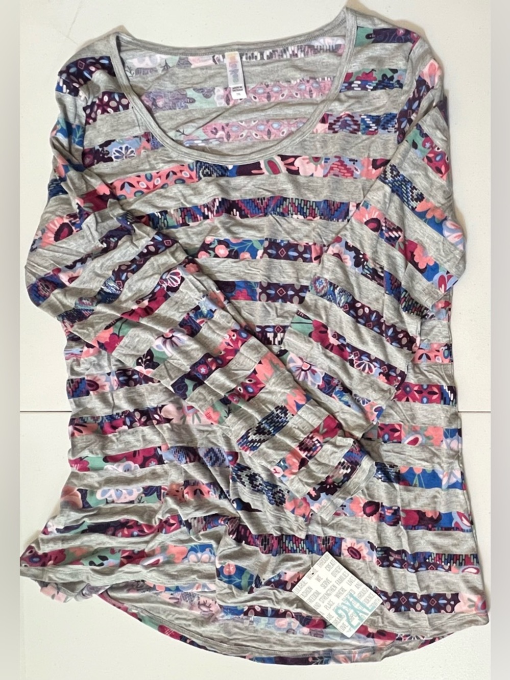 Lularoe Lynnae Tee - Size 2XL